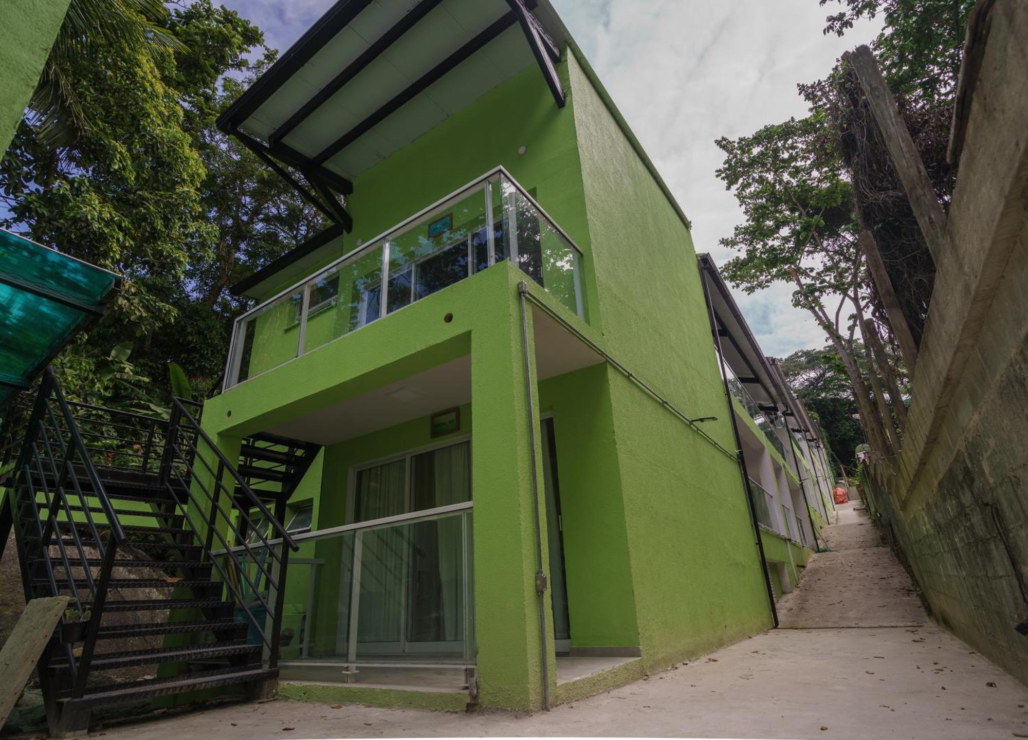 Lofts - - Do *